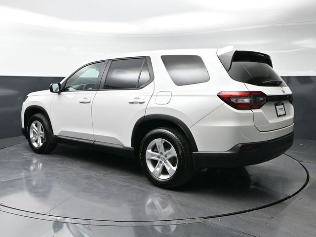 Used 2023 Honda Pilot LX image 7