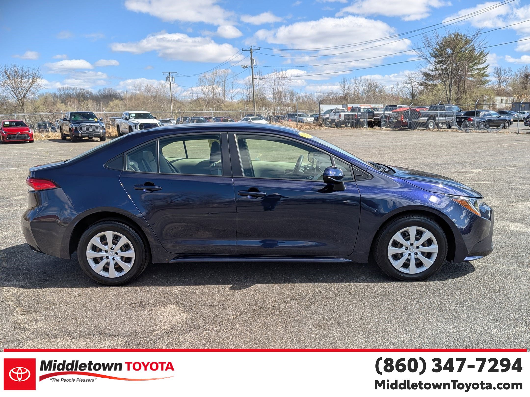 Used 2023 Toyota Corolla LE image 2