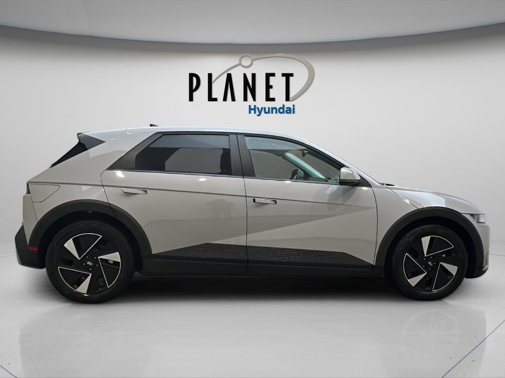 New 2026 Hyundai Ioniq 5 SE AWD/4WD image 7