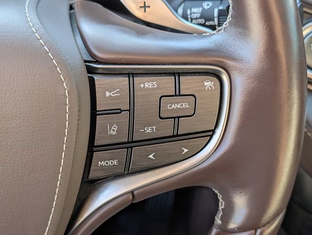 Used 2020 Lexus LS 500 w/ Interior Upgrade Package RWD image 22