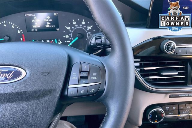 Used 2022 Ford Escape SE w/ SE Sport Appearance Package image 19