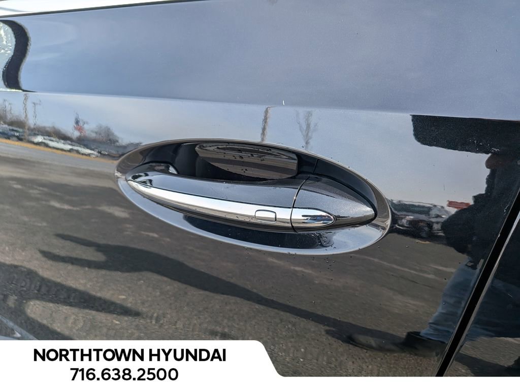 Used 2023 Buick Envision Essence image 41