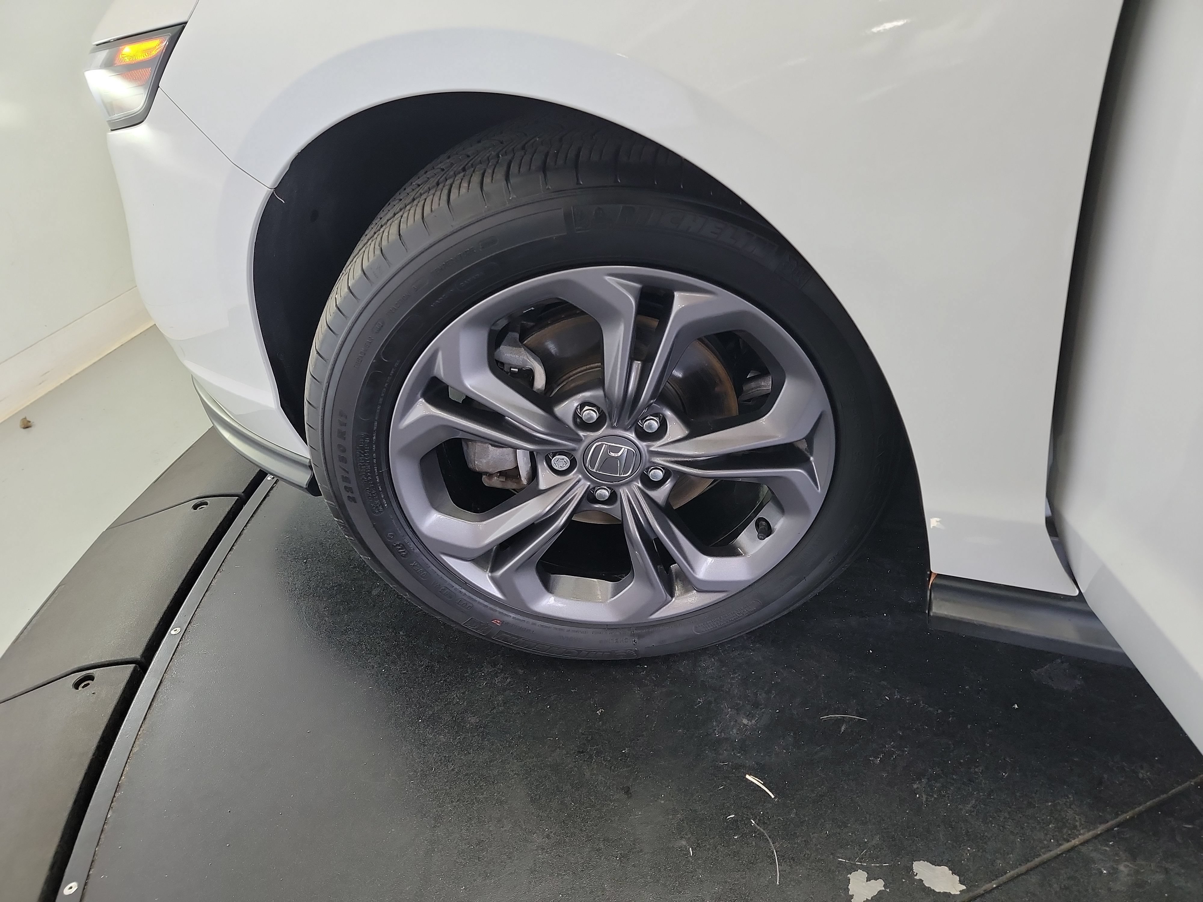 Used 2023 Honda Accord EX image 30