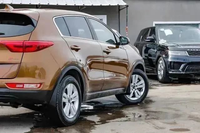 Used 2019 Kia Sportage LX FWD image 12