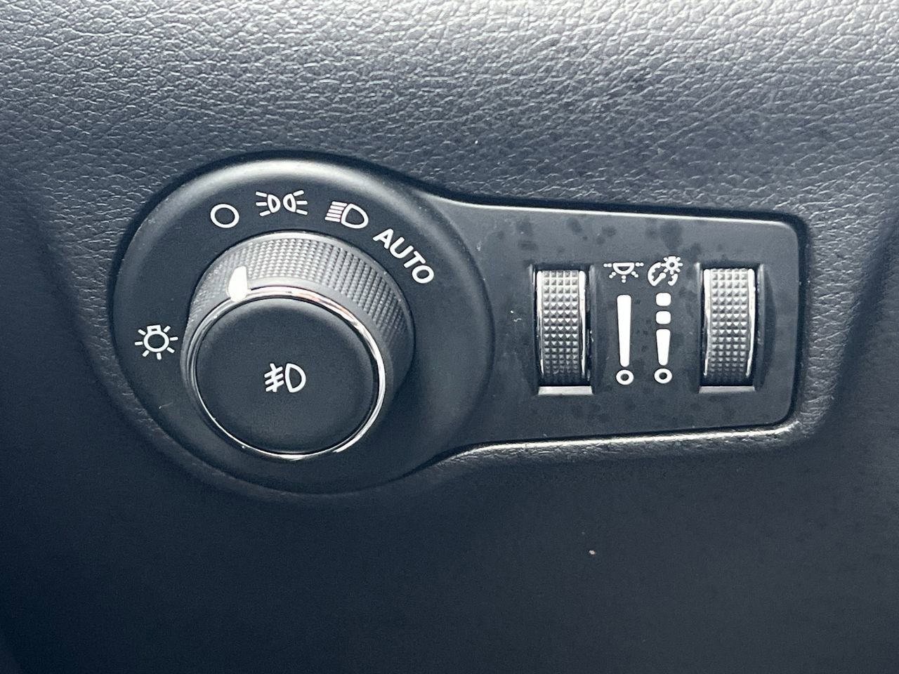 Used 2024 Jeep Compass Latitude image 14