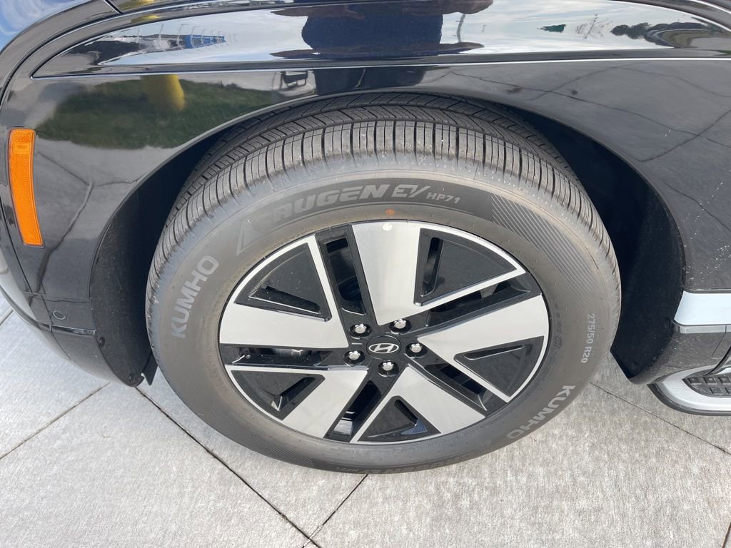 New 2026 Hyundai Ioniq 9 SEL image 8