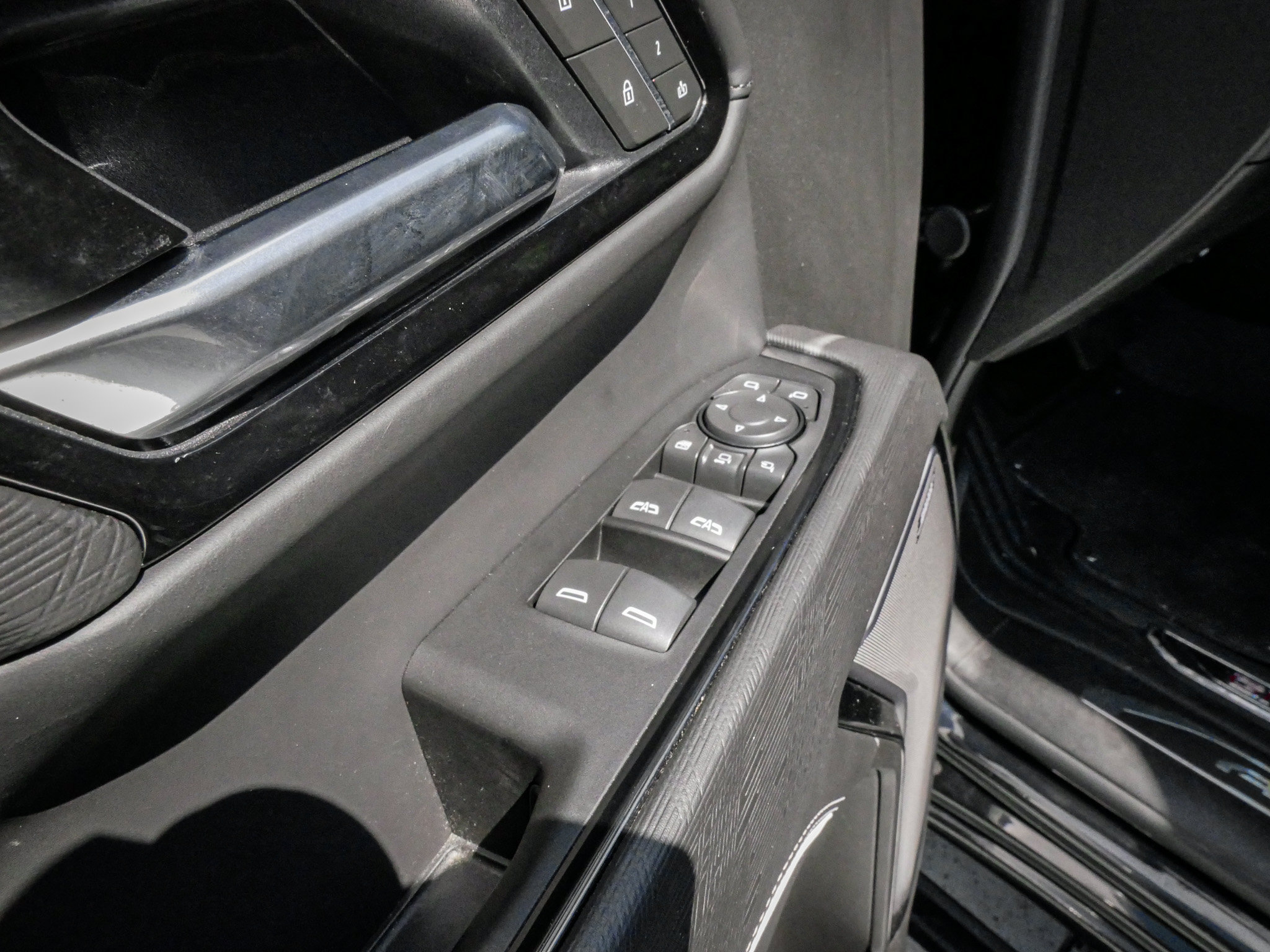 Used 2026 GMC Sierra 2500 AT4X AWD/4WD image 15
