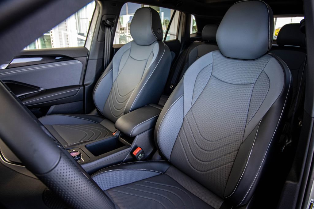 New 2026 Volkswagen Tiguan SE R-Line FWD image 27