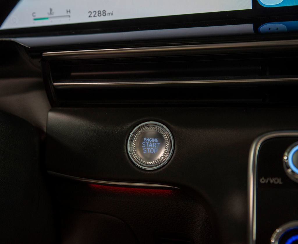 Used 2026 Genesis GV80 2.5T image 28