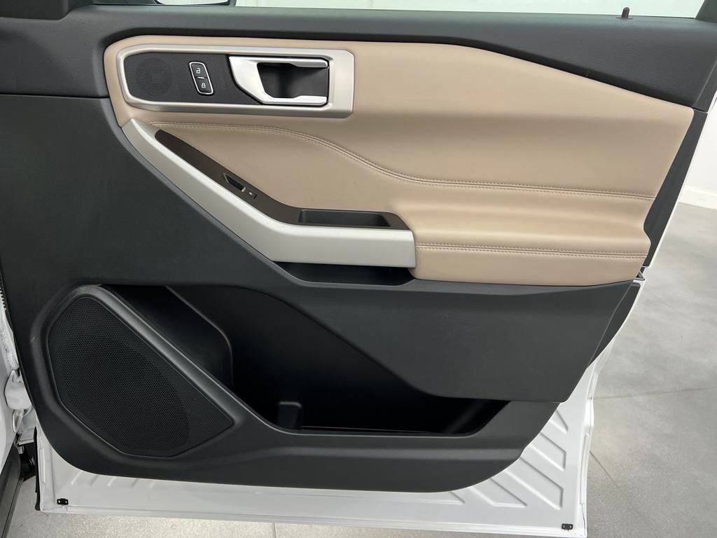 Used 2024 Ford Explorer XLT w/ Equipment Group 202A image 27