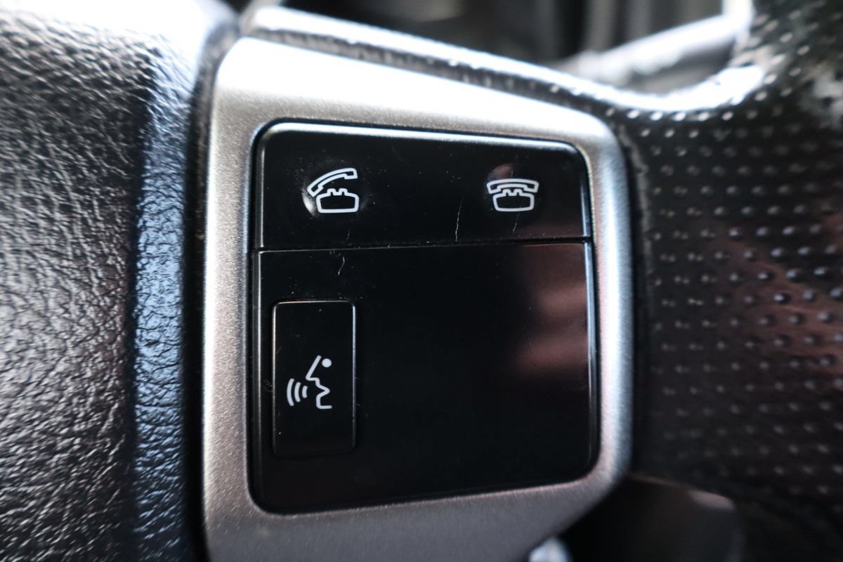 Used 2011 Toyota 4Runner Limited AWD/4WD image 32
