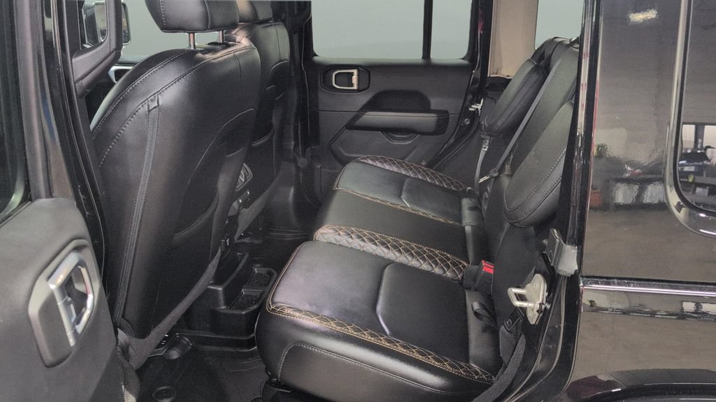 Used 2021 Jeep Wrangler Unlimited Sahara AWD/4WD image 17