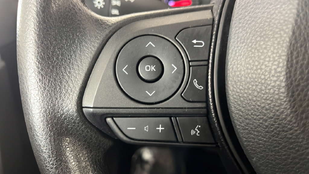 Used 2022 Toyota RAV4 LE AWD/4WD image 21
