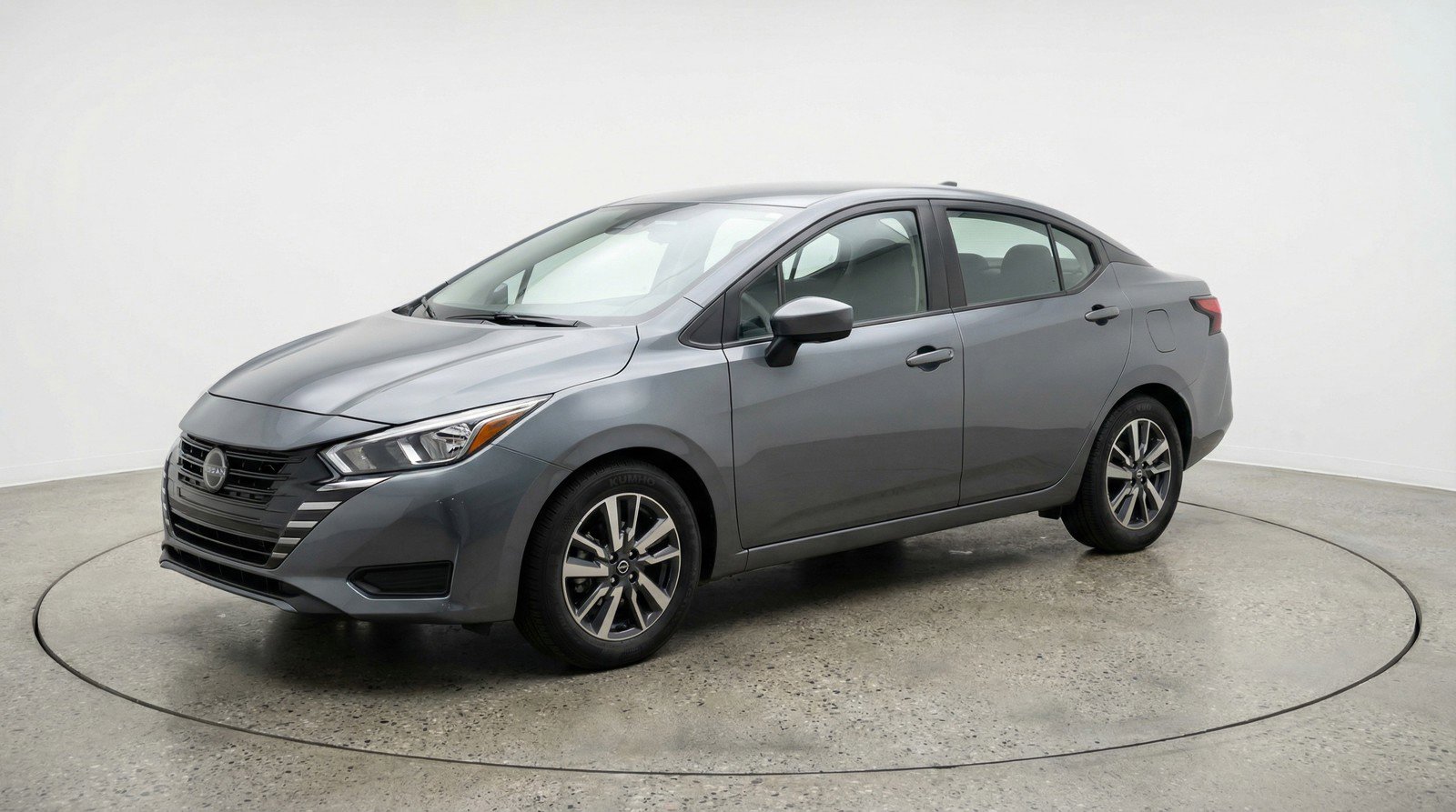 Used 2025 Nissan Versa SV image 3