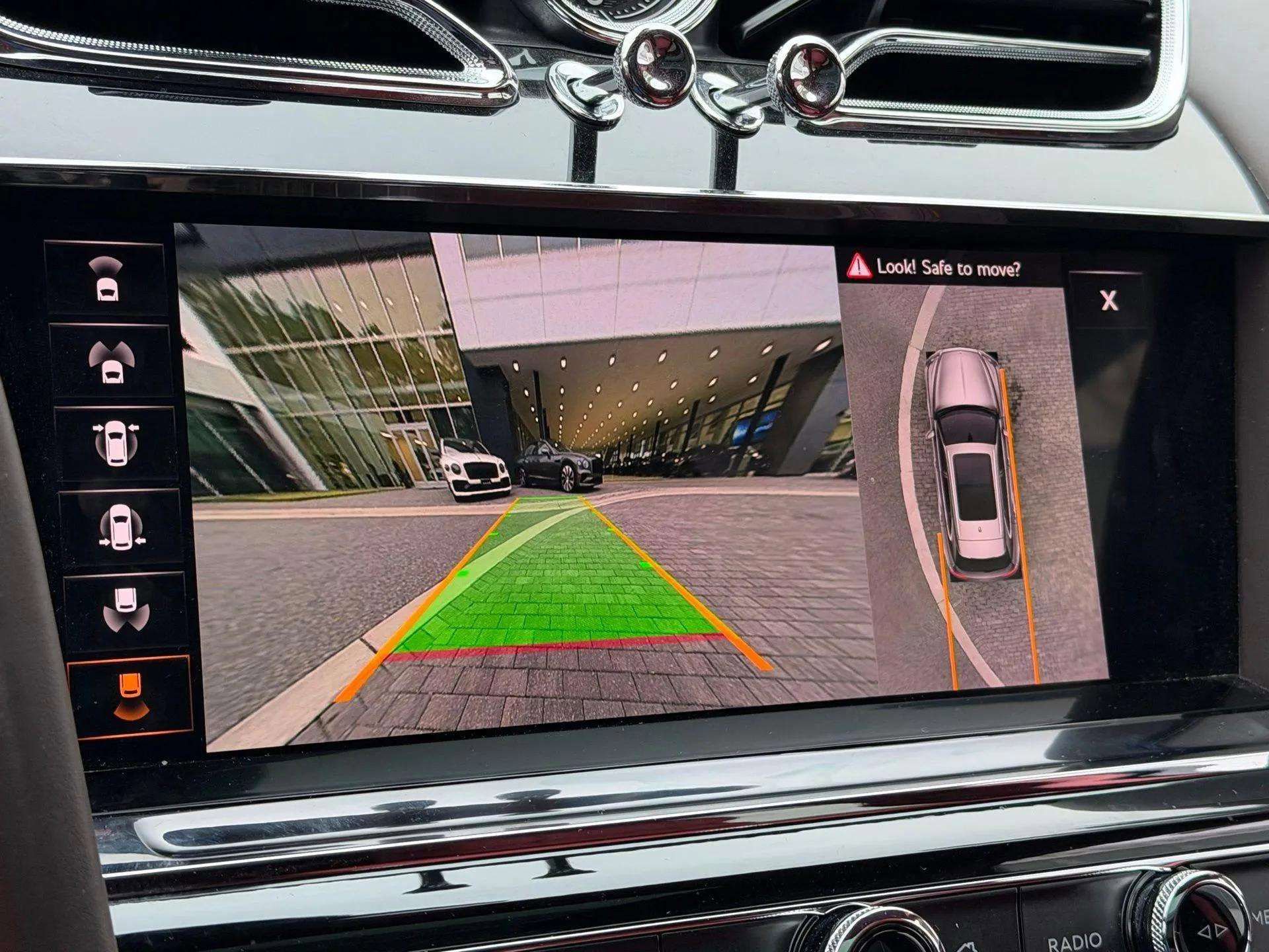 Certified 2022 Bentley Bentayga image 21