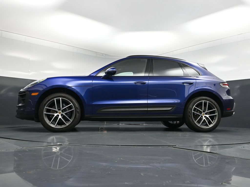 Used 2024 Porsche Macan w/ Premium Plus Package AWD/4WD image 23