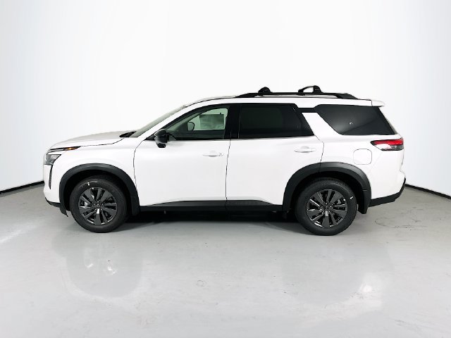 New 2026 Nissan Pathfinder SV w/ SV Premium Package FWD image 4