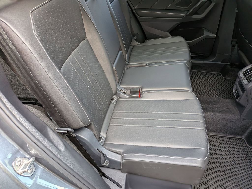 Used 2024 Volkswagen Tiguan SE R-Line AWD/4WD image 27