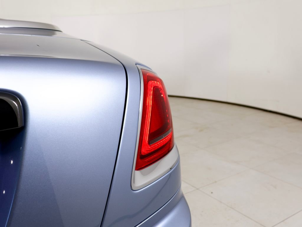 Used 2018 Rolls-Royce Dawn RWD image 15