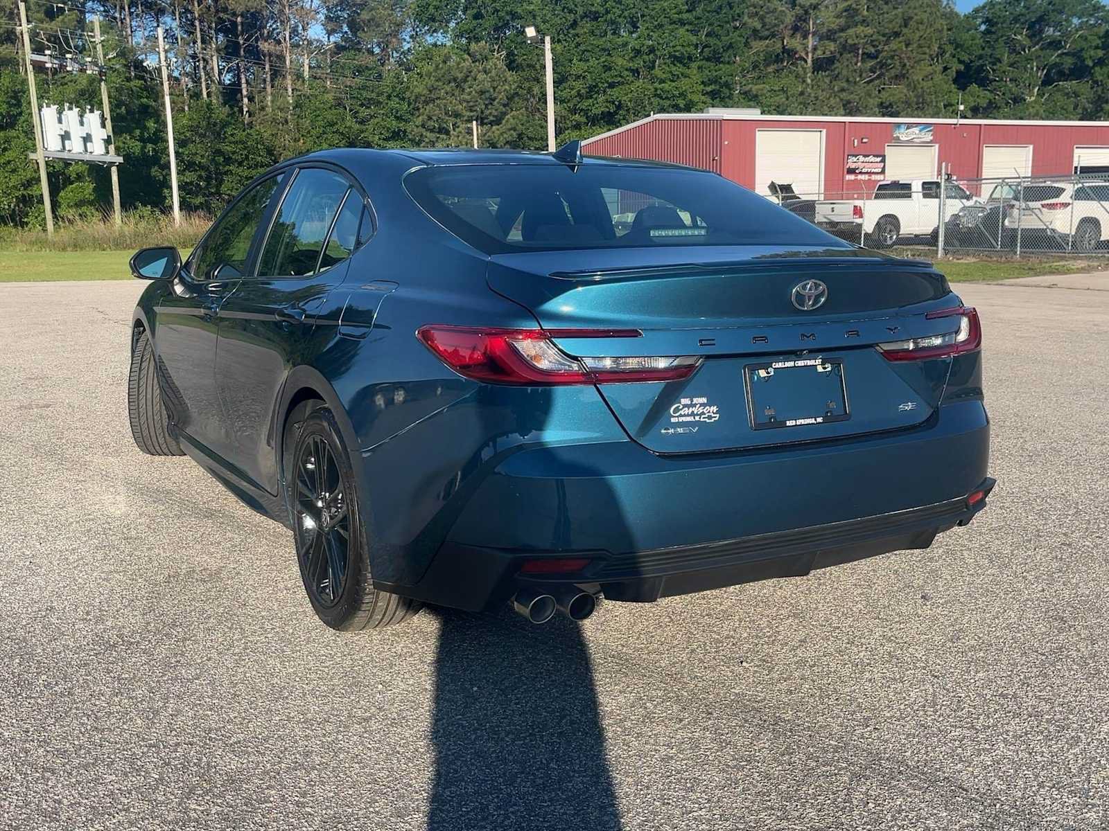 Used 2025 Toyota Camry SE FWD image 5