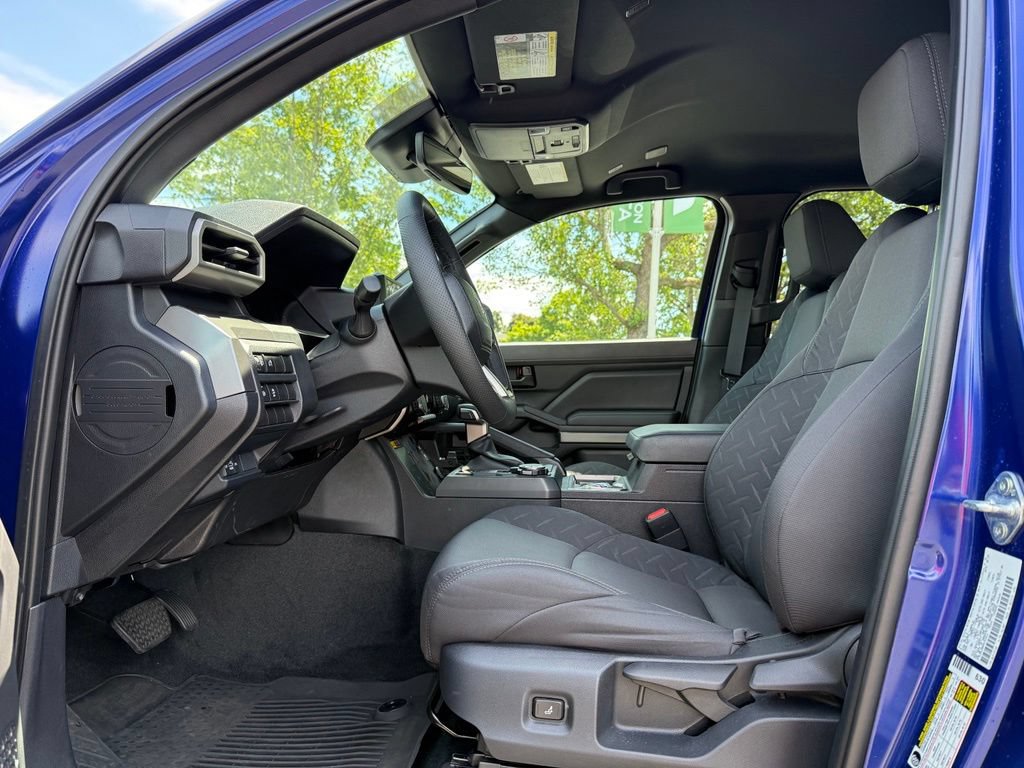 Certified 2025 Toyota Tacoma SR5 AWD/4WD image 12