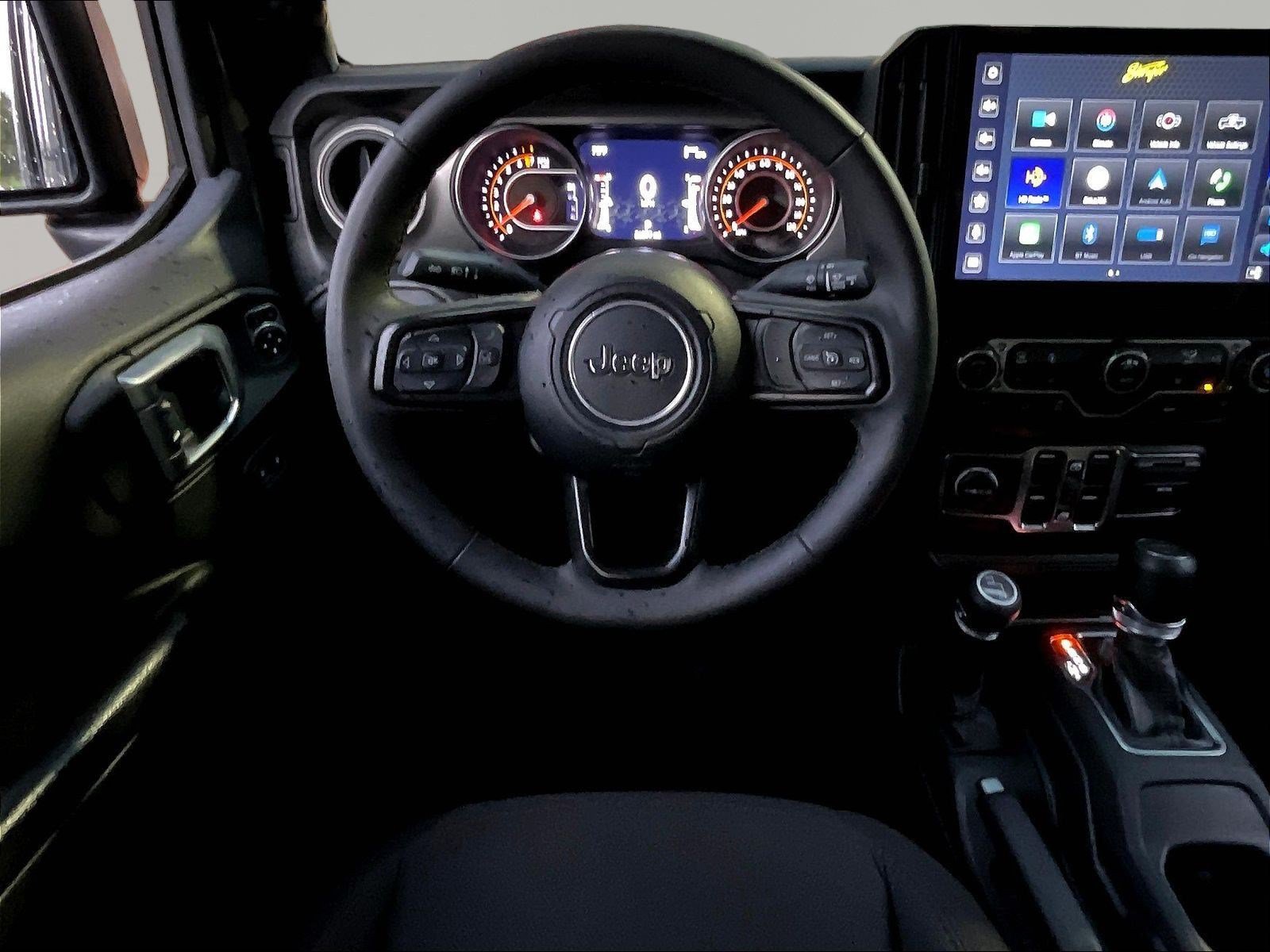 Used 2023 Jeep Gladiator Sport AWD/4WD image 9