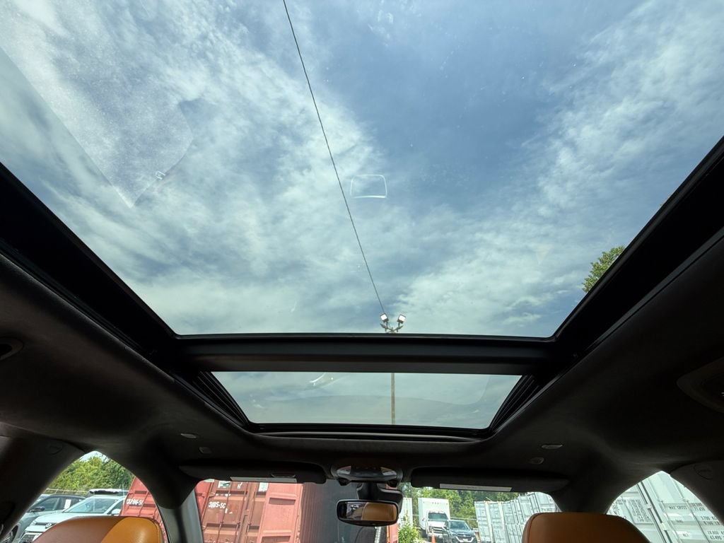 Used 2023 Chrysler Pacifica Pinnacle FWD image 25