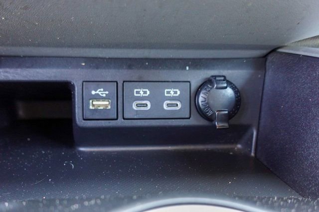 Certified 2023 Toyota Highlander XLE image 28