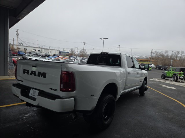 New 2026 RAM 3500 Laramie AWD/4WD image 4
