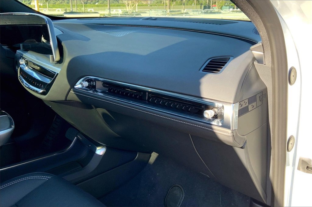 New 2025 Cadillac Lyriq Luxury image 31