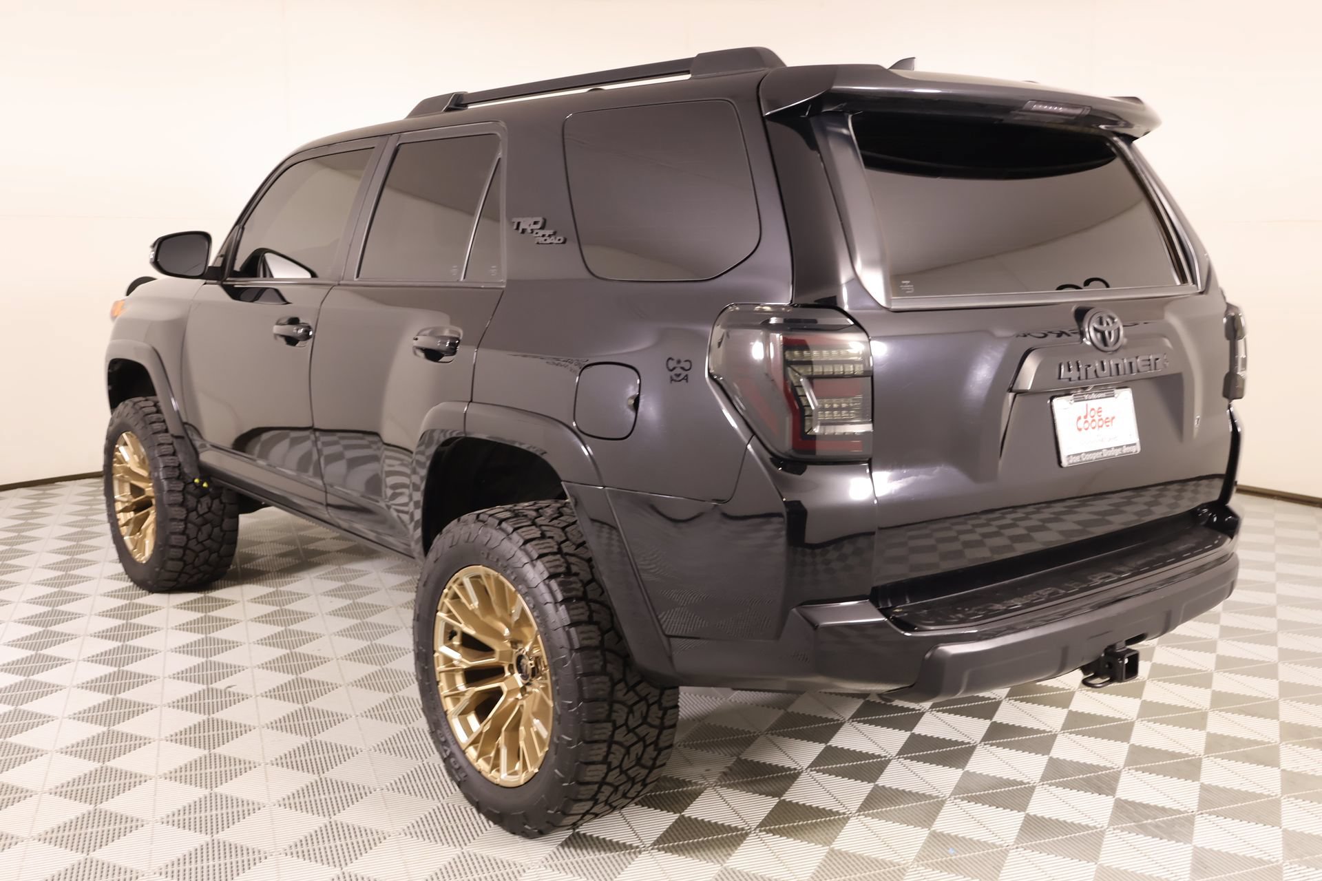 Used 2022 Toyota 4Runner TRD Off-Road Premium AWD/4WD image 24