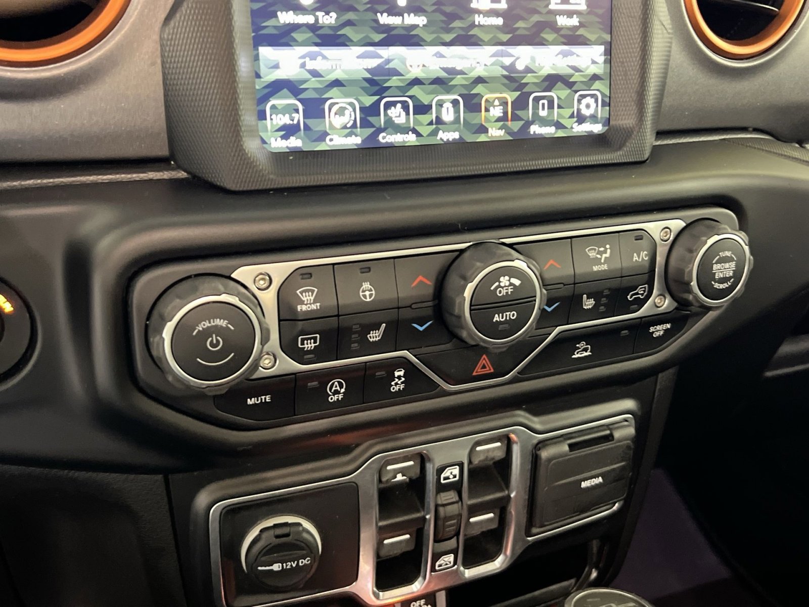 Used 2021 Jeep Gladiator Mojave AWD/4WD image 22