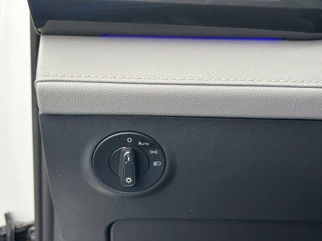 Certified 2023 Volkswagen Taos SEL AWD/4WD image 22