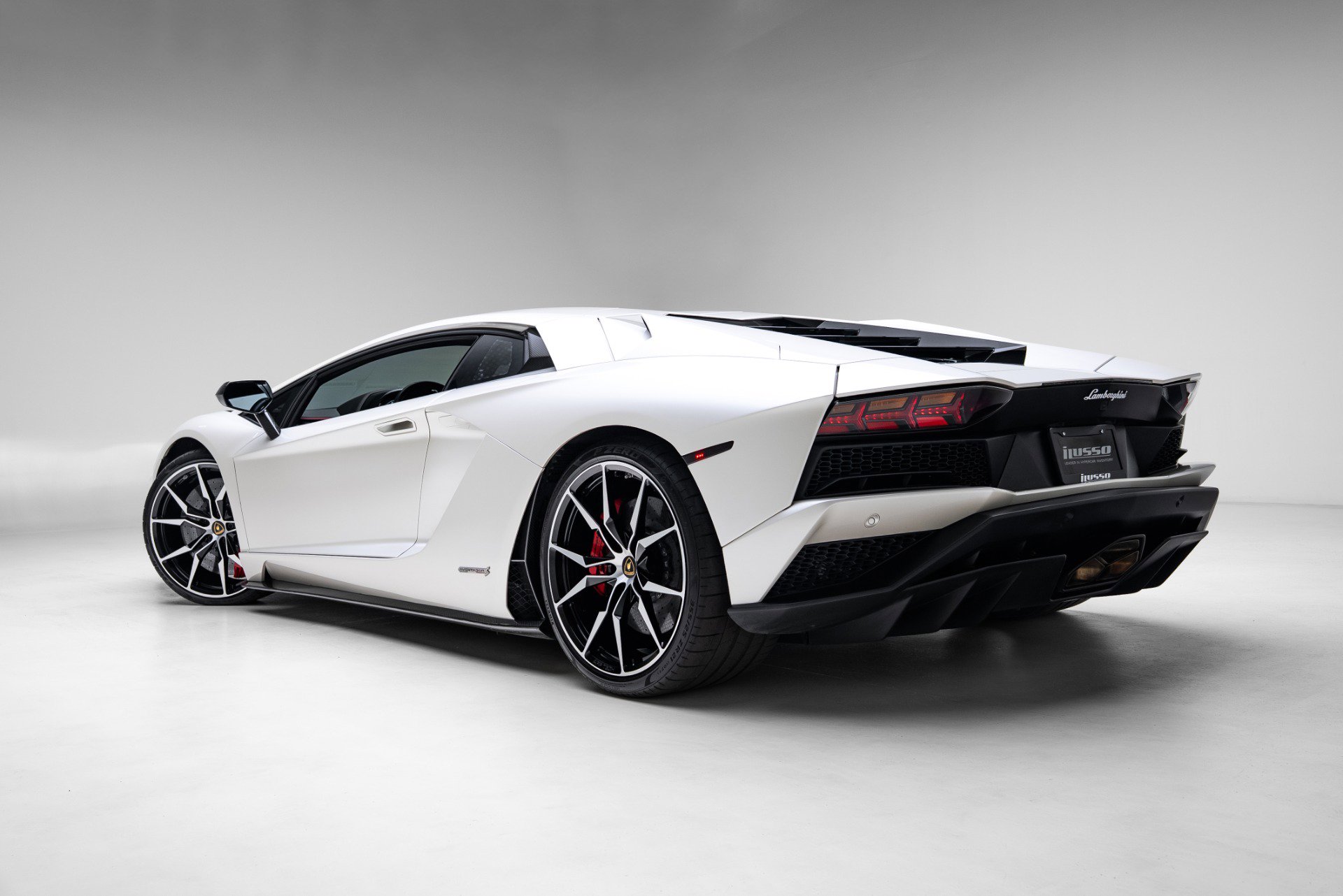 Used 2017 Lamborghini Aventador S image 43