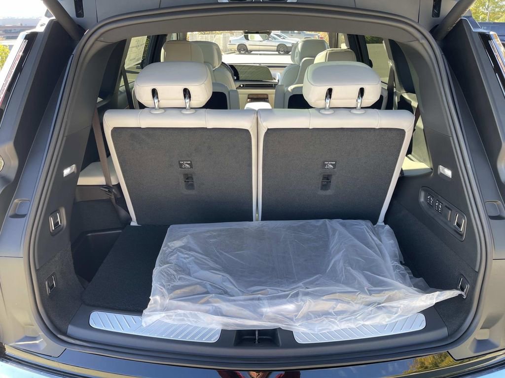 New 2026 Cadillac Vistiq Luxury image 12