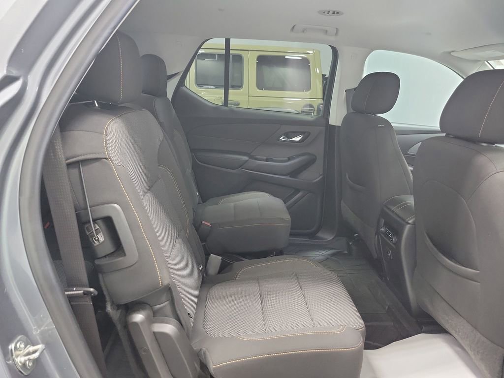 Used 2021 Chevrolet Traverse LT image 13