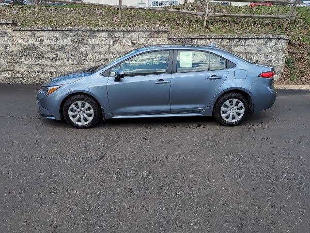 Used 2025 Toyota Corolla LE image 6