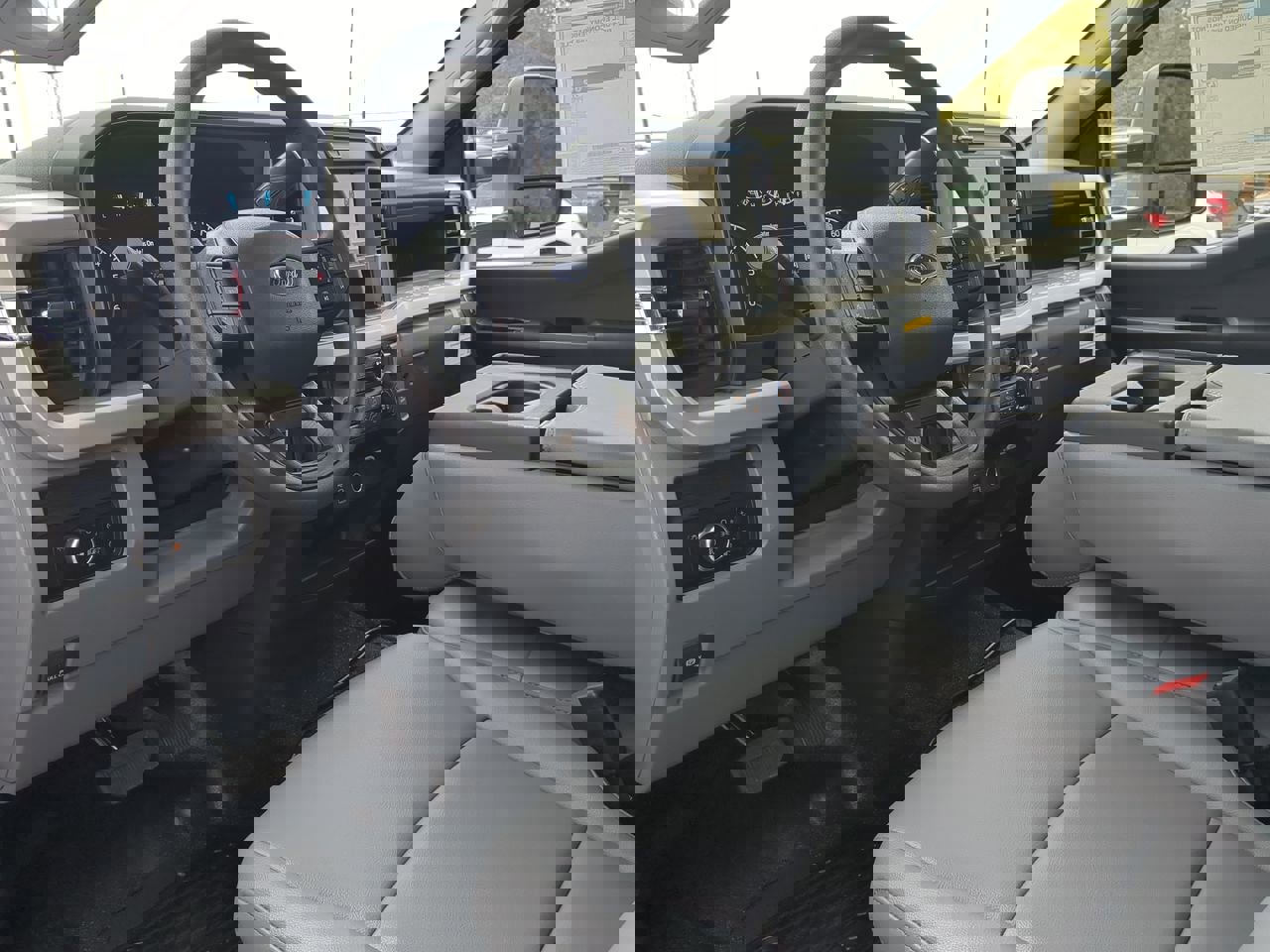 New 2025 Ford F550 2WD Regular Cab Super Duty w/ XL Chrome Package image 14