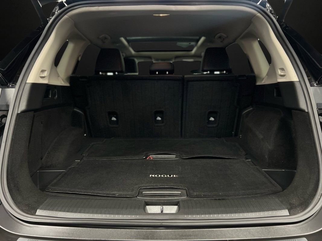 Used 2021 Nissan Rogue Platinum image 40