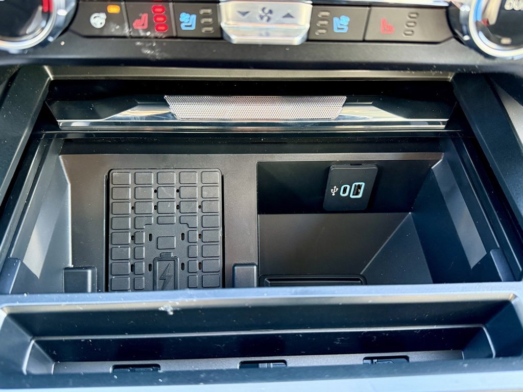 New 2025 Ford F250 Lariat w/ Chrome Package image 31