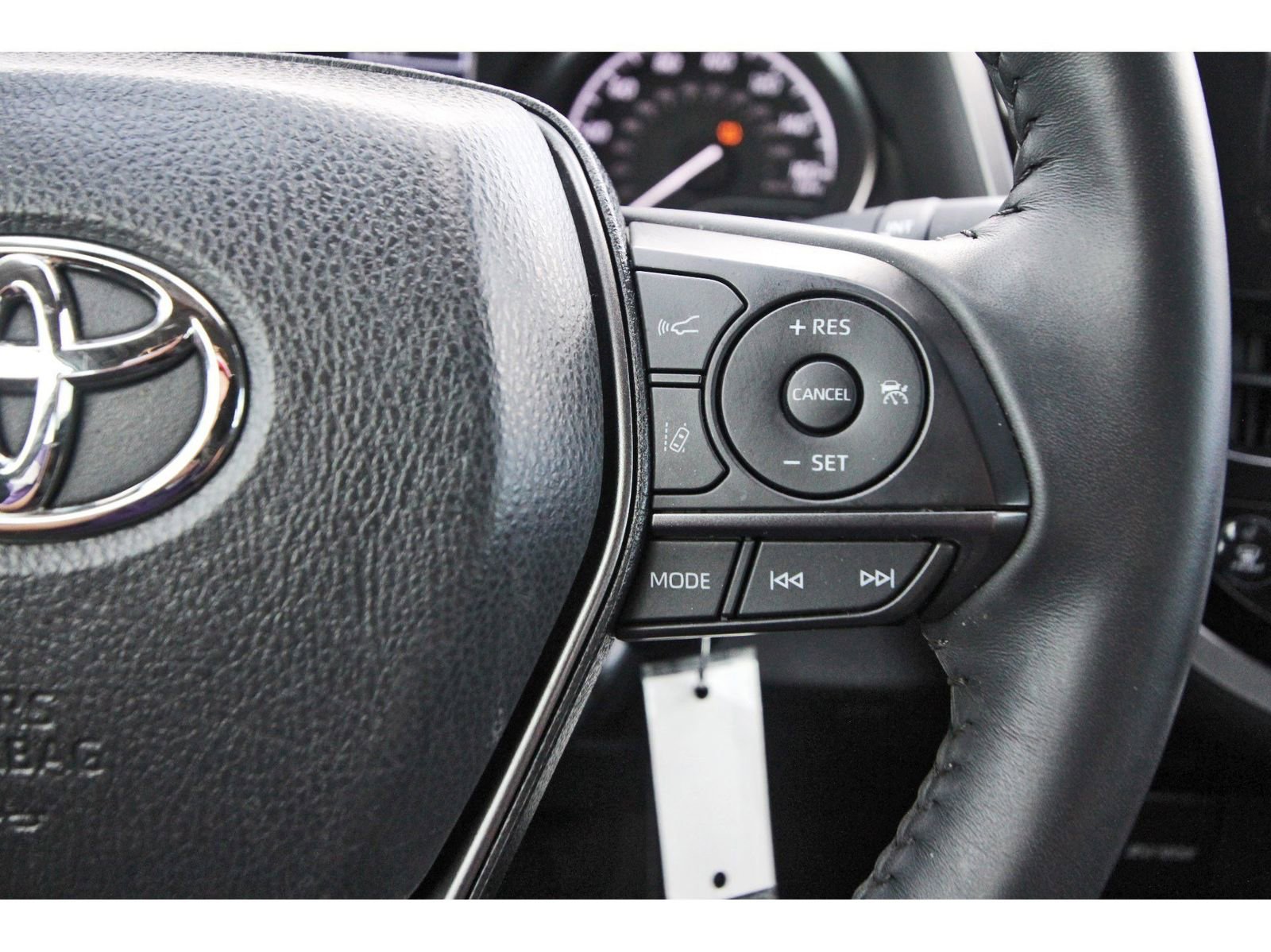 Used 2024 Toyota Camry SE image 19