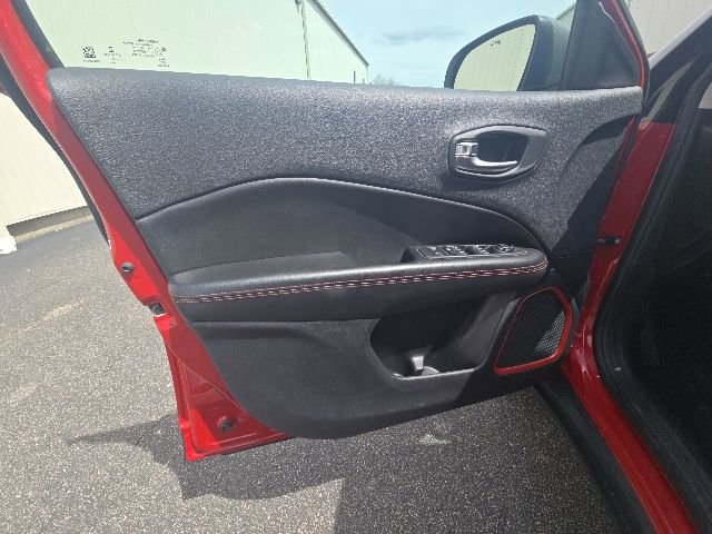 Used 2020 Jeep Compass Trailhawk AWD/4WD image 10