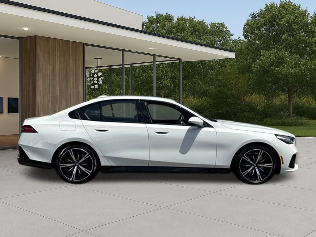 Used 2026 BMW 530i w/ M Sport Package RWD image 7