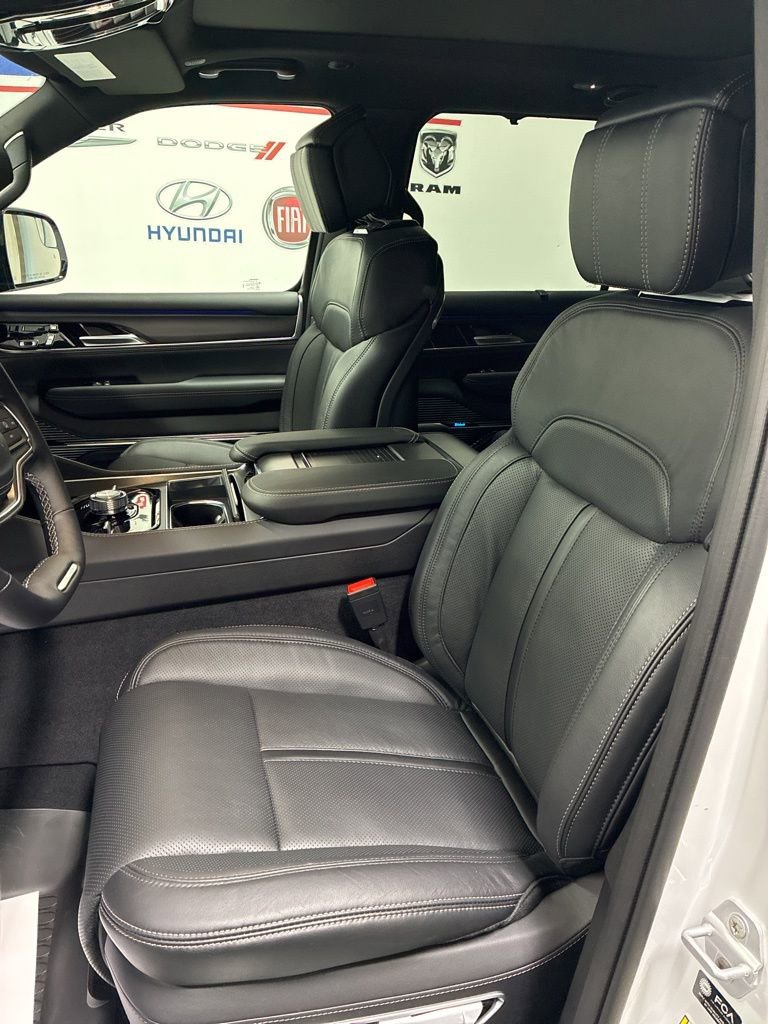 New 2026 Jeep Grand Wagoneer Summit w/ Premium Group III image 10