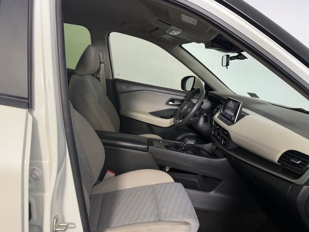 Used 2023 Nissan Rogue SV FWD image 28