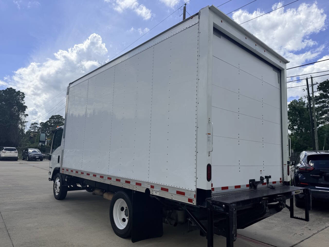 Used 2024 Isuzu NPR RWD image 30