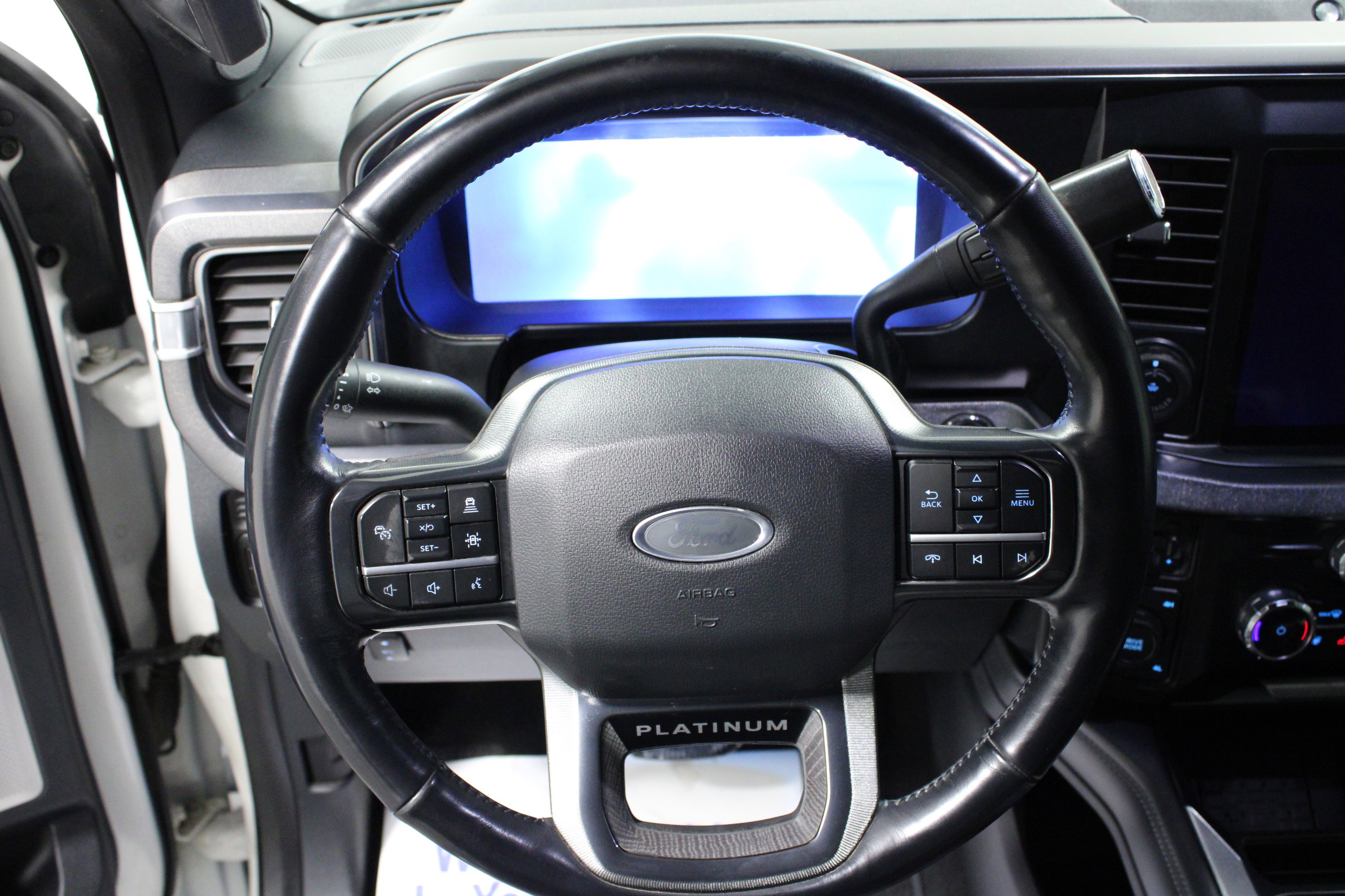 Used 2025 Ford F250 Platinum image 17