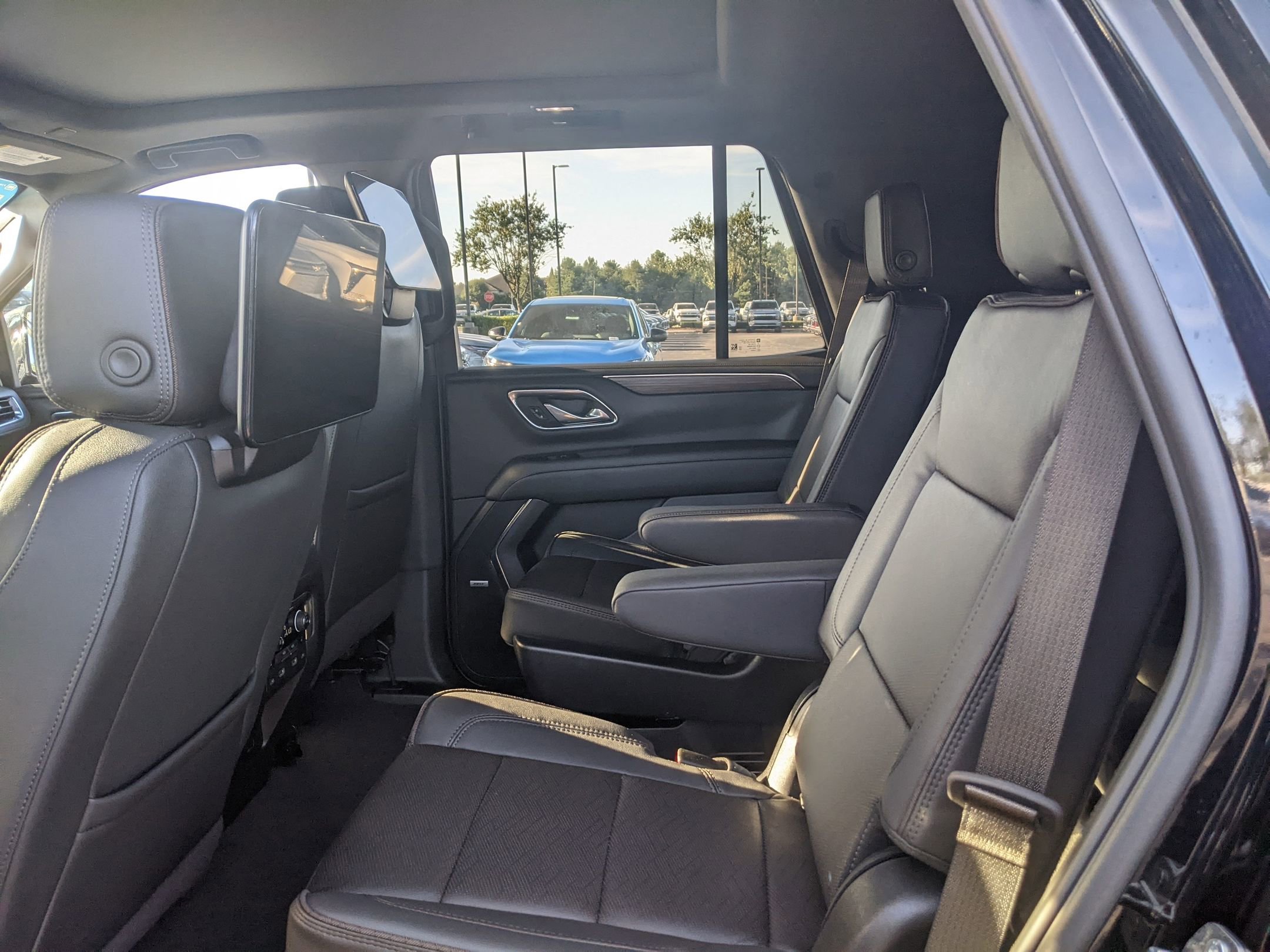Certified 2024 Chevrolet Tahoe High Country w/ Advanced Technology Package image 34