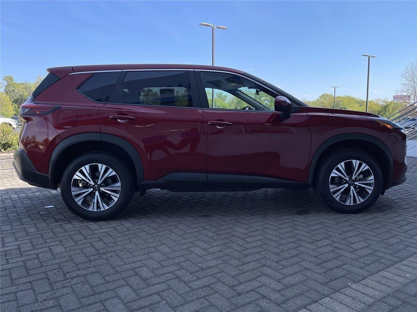 Used 2023 Nissan Rogue SV AWD/4WD image 6