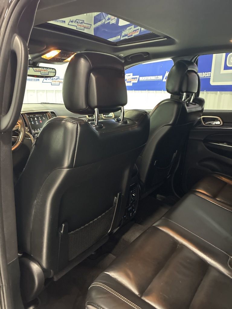 Used 2017 Jeep Grand Cherokee Limited image 36